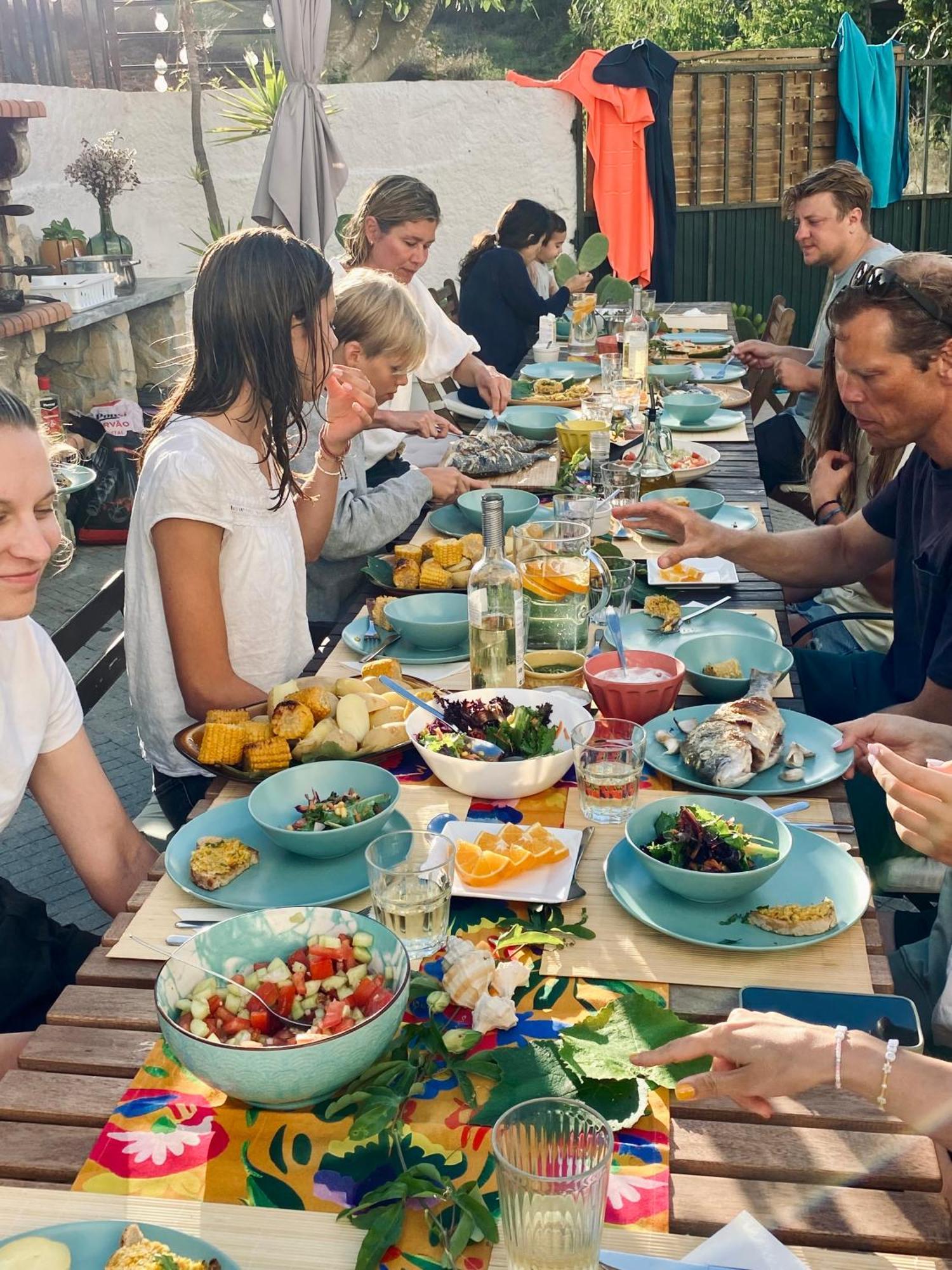 The Far End Surf House - Surf & Yoga Holidays Lourinhã Buitenkant foto